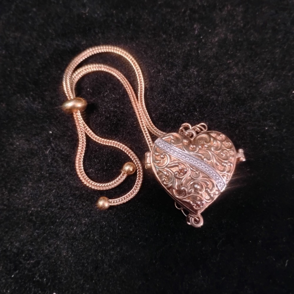 A52: 316L Stainless Steel Heart Locket‎ Slider Bracelet HEAVY 13.4g Gold Tone